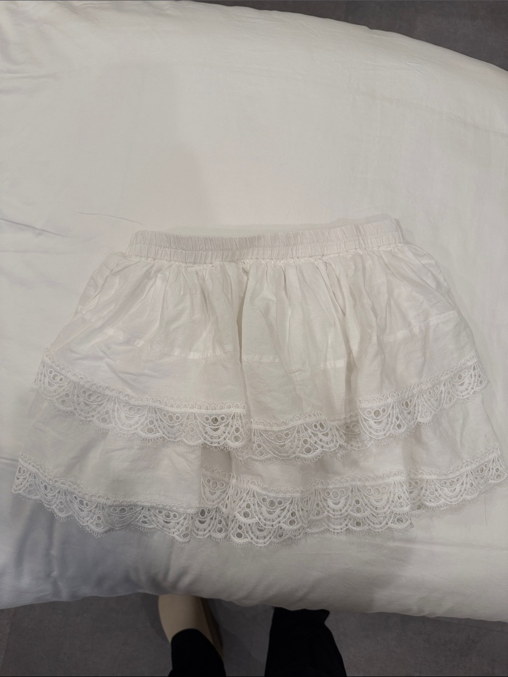 H&M White Lace Tiered Mini Skirt